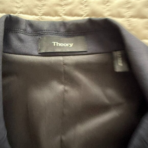 Theory Blazer Classic Navy 2 Button Size 8 - Picture 3 of 4